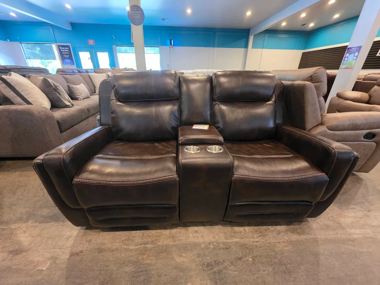 Reclining sofas & loveseats